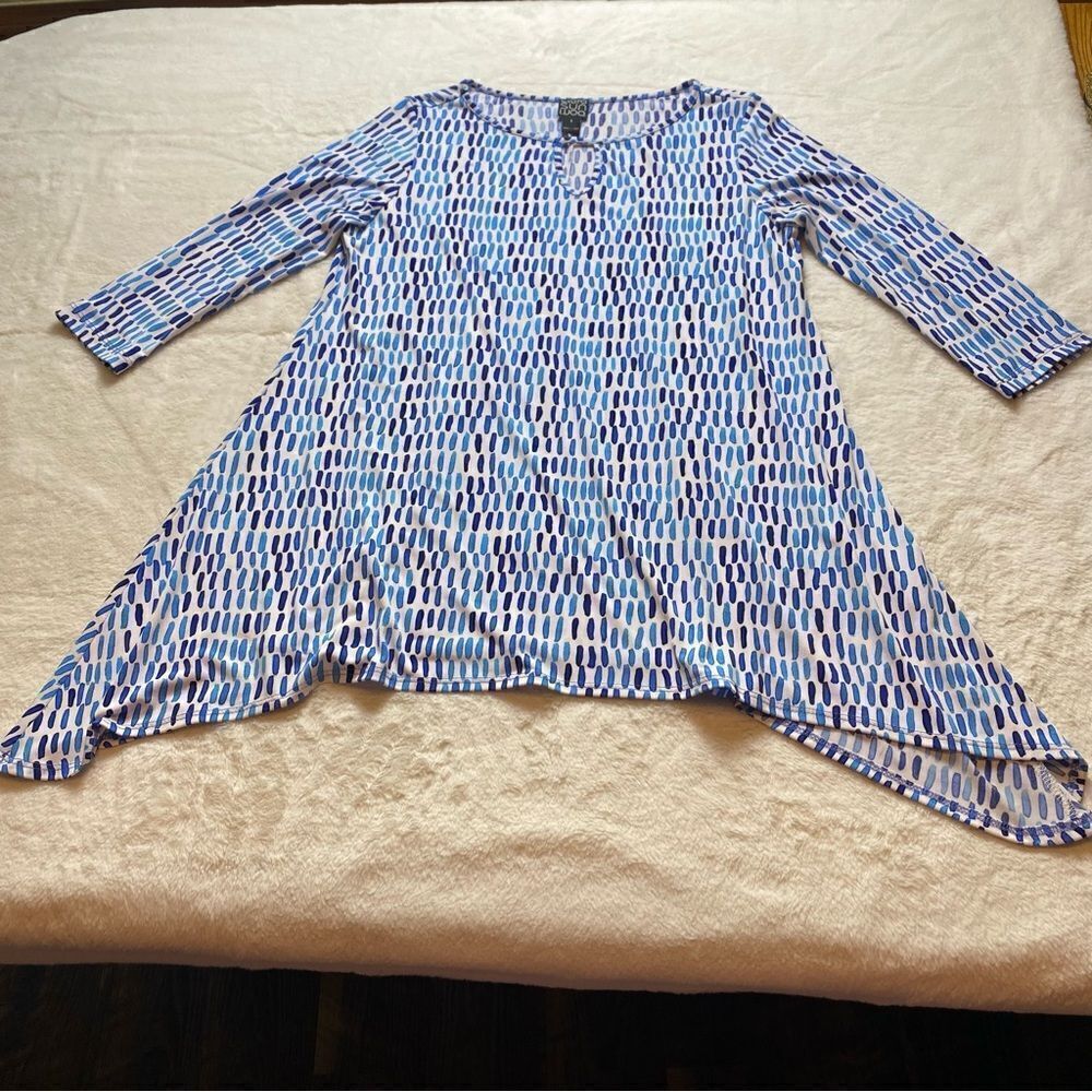 Clara Sun Woo White and Blue Tone Asymmetrical Bottom Tunic Length Top Size S